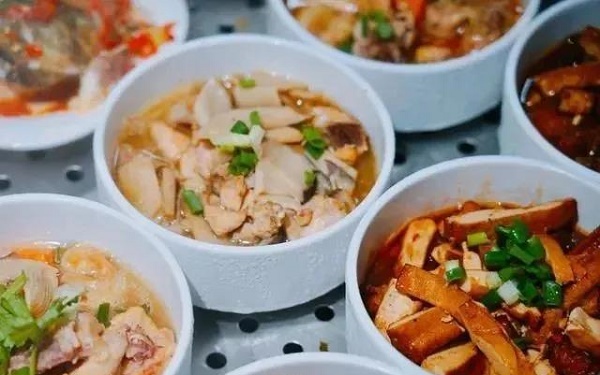 社區(qū)食堂訂餐能干嘛?是自己搭建訂餐平臺好還是加盟好？