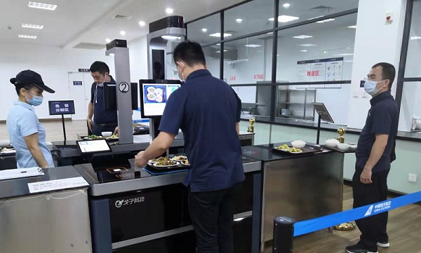 人臉識(shí)別設(shè)備正在智慧食堂行業(yè)快速普及！