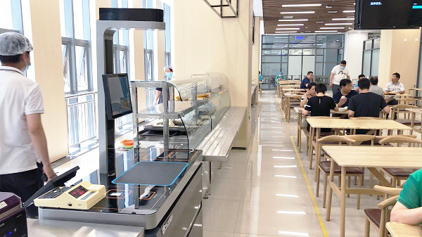 食堂刷卡消費(fèi)out了 ，智慧食堂刷臉結(jié)算臺降本提效