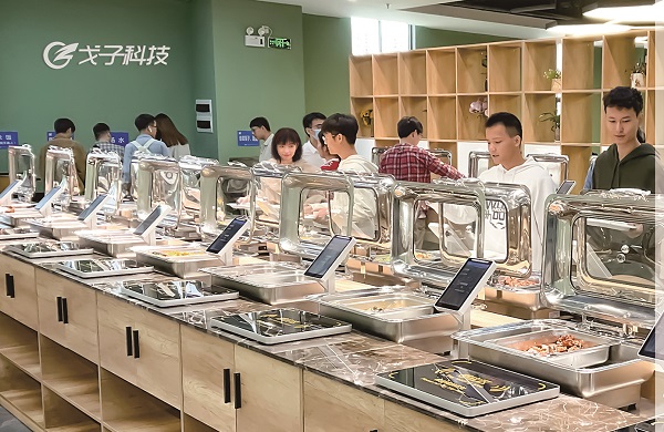 哪些學(xué)校升級了智慧食堂，簡潔時(shí)尚